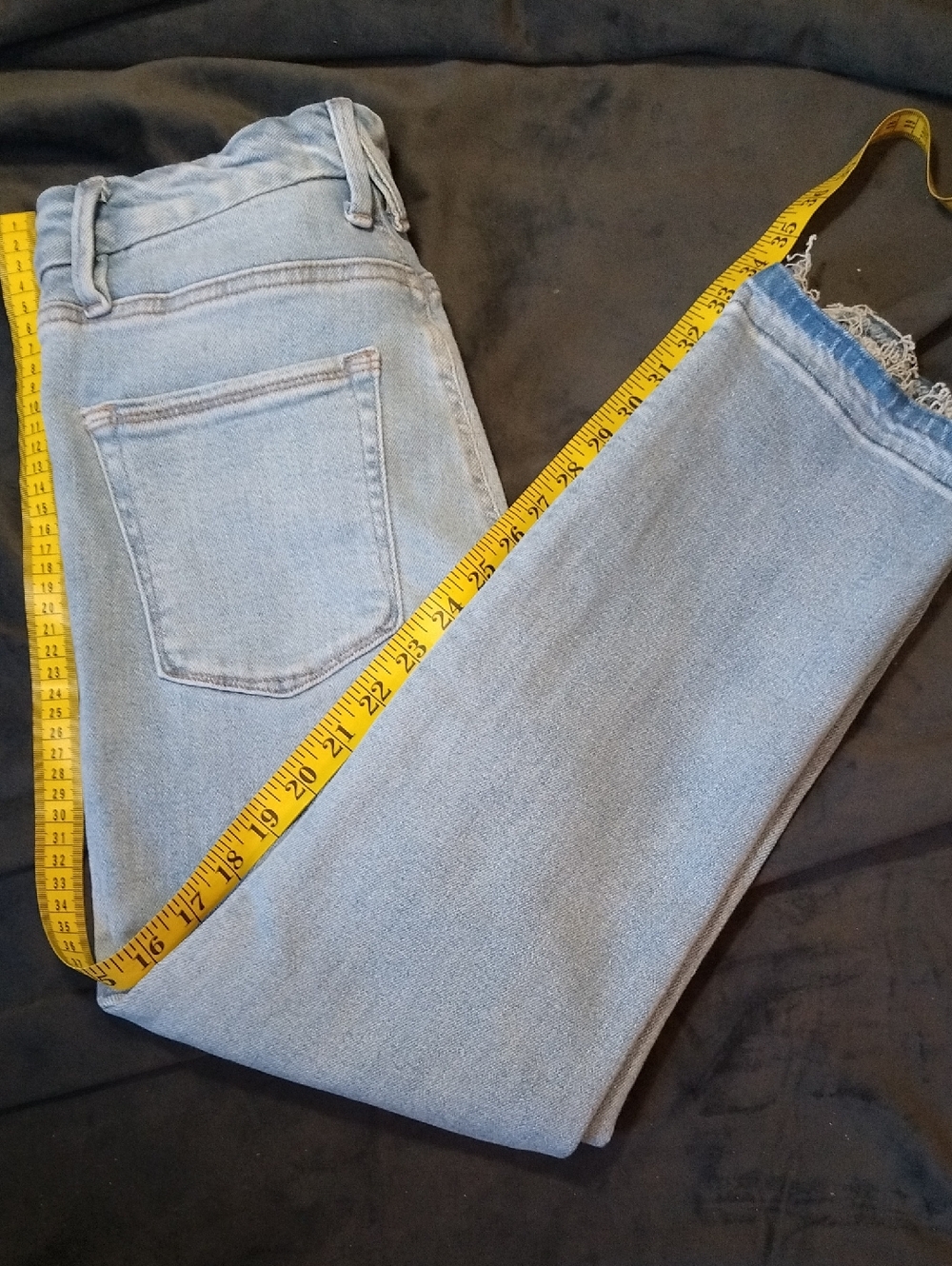 Good American Light Wash Women's Jeans Classic Straight Leg Cropped Raw Hem - 4 - Picture 2 of 6